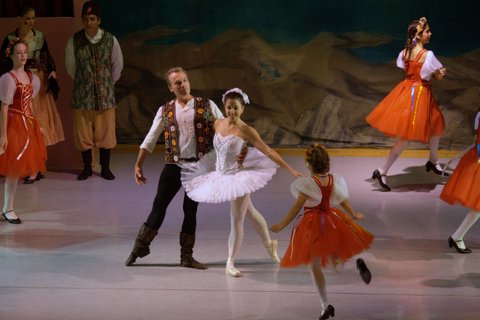 copyright Grebel Dance